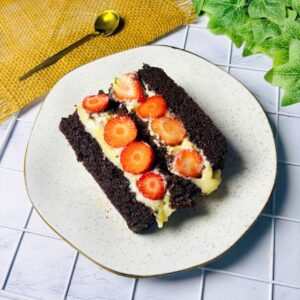 Fatia Bombom de Morango + Calda extra de ninho - 300g